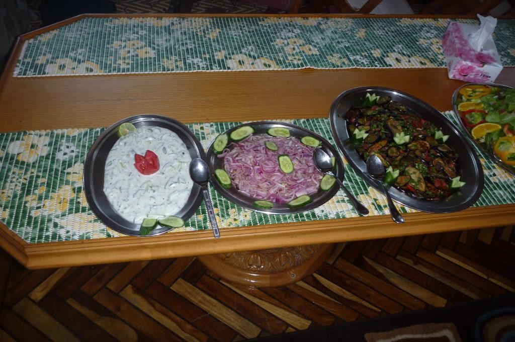 Frisch zubereitetes Mittagsbuffet an Bord der Delfintour ab Hurghada